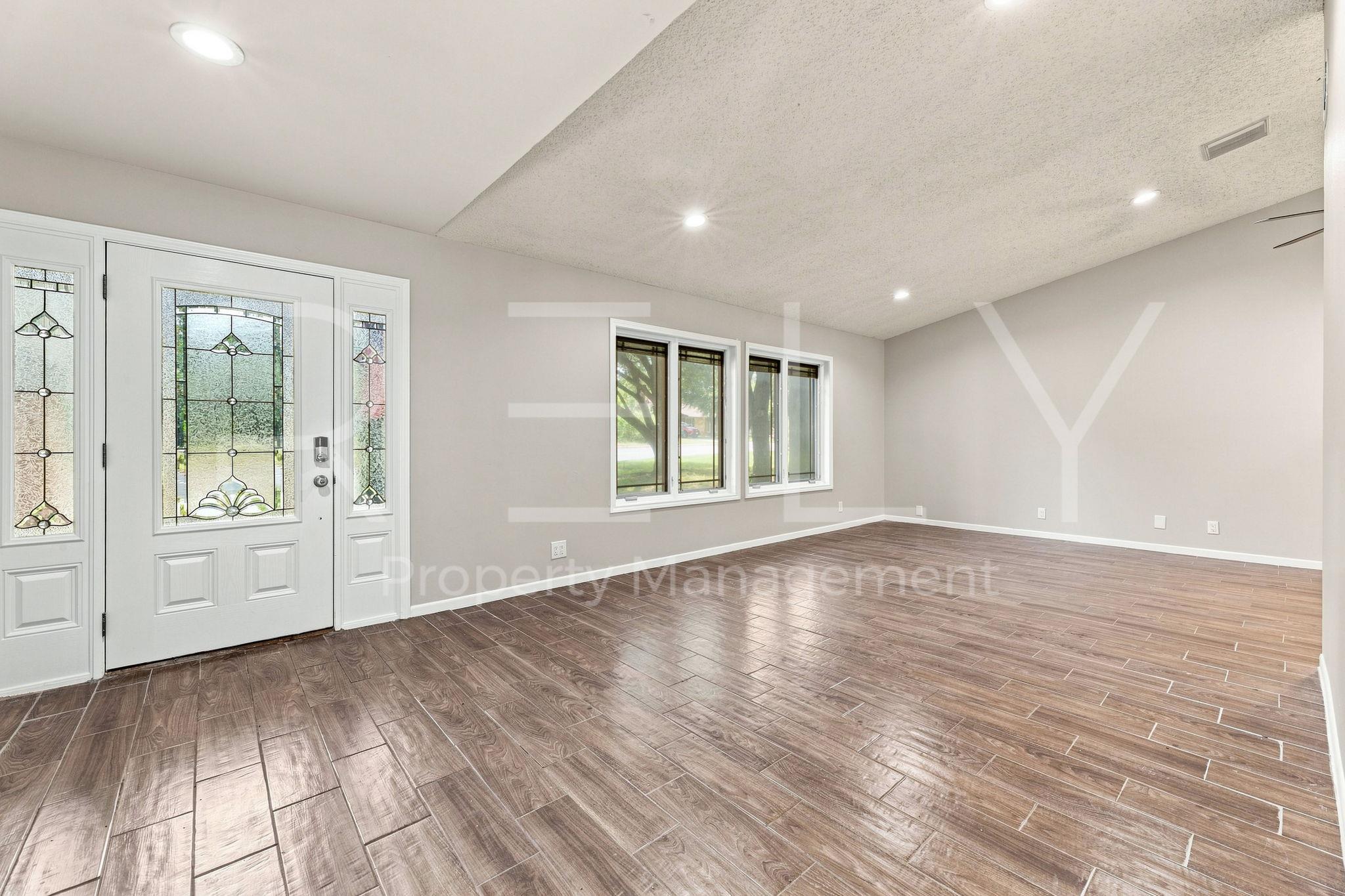 2404 Gabriel View Dr Property Photo 7