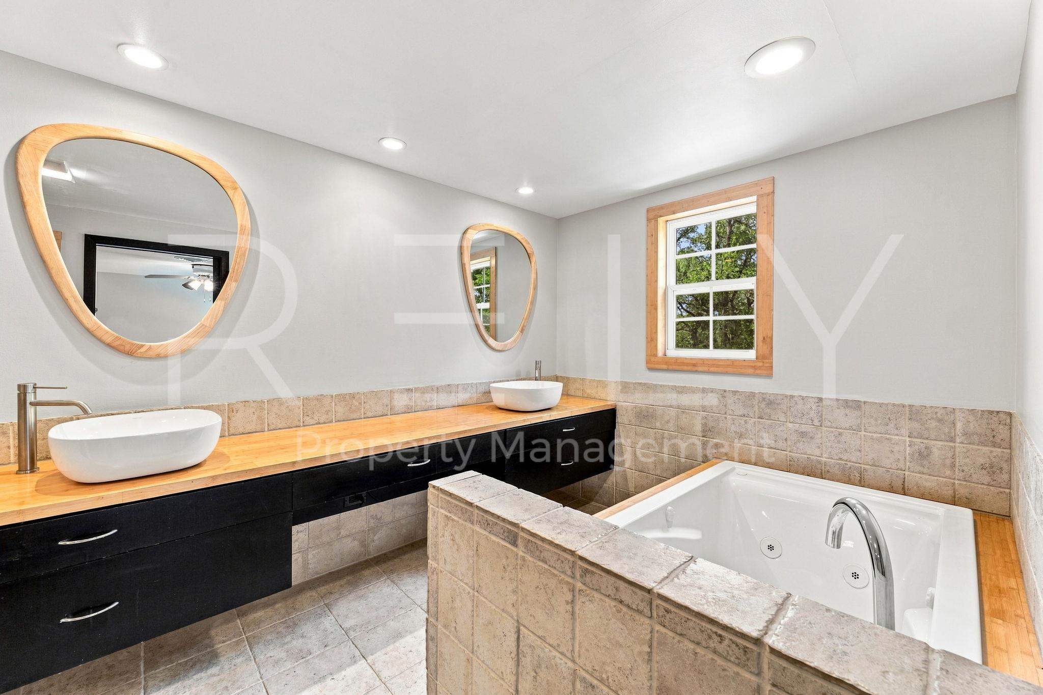2404 Gabriel View Dr Property Photo 26