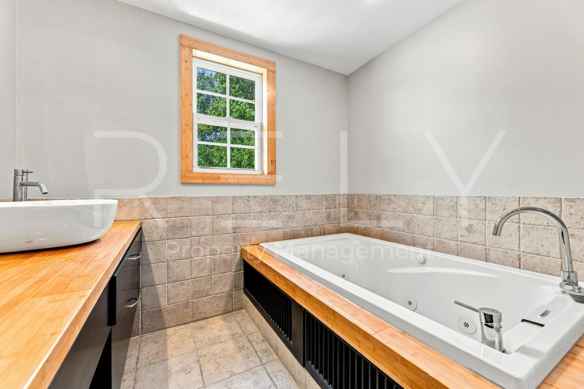 2404 Gabriel View Dr Property Photo 27