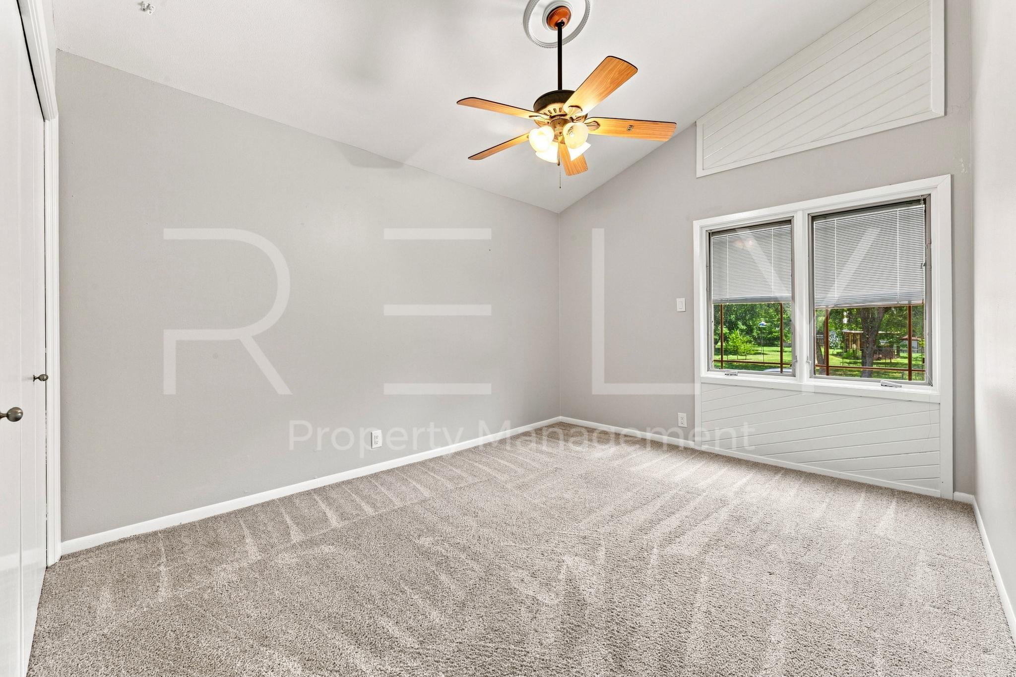 2404 Gabriel View Dr Property Photo 32