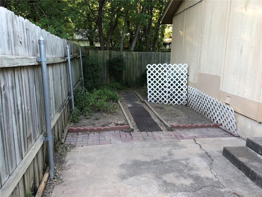 6910 S 1st St #b Property Photo 13