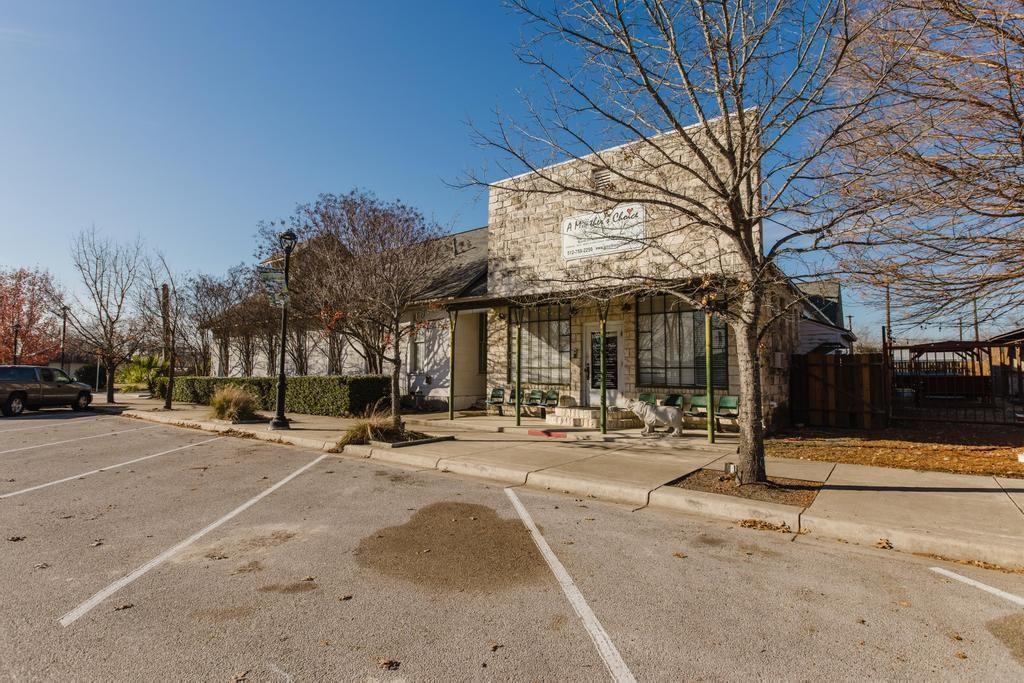 208 Farley St Property Photo 8