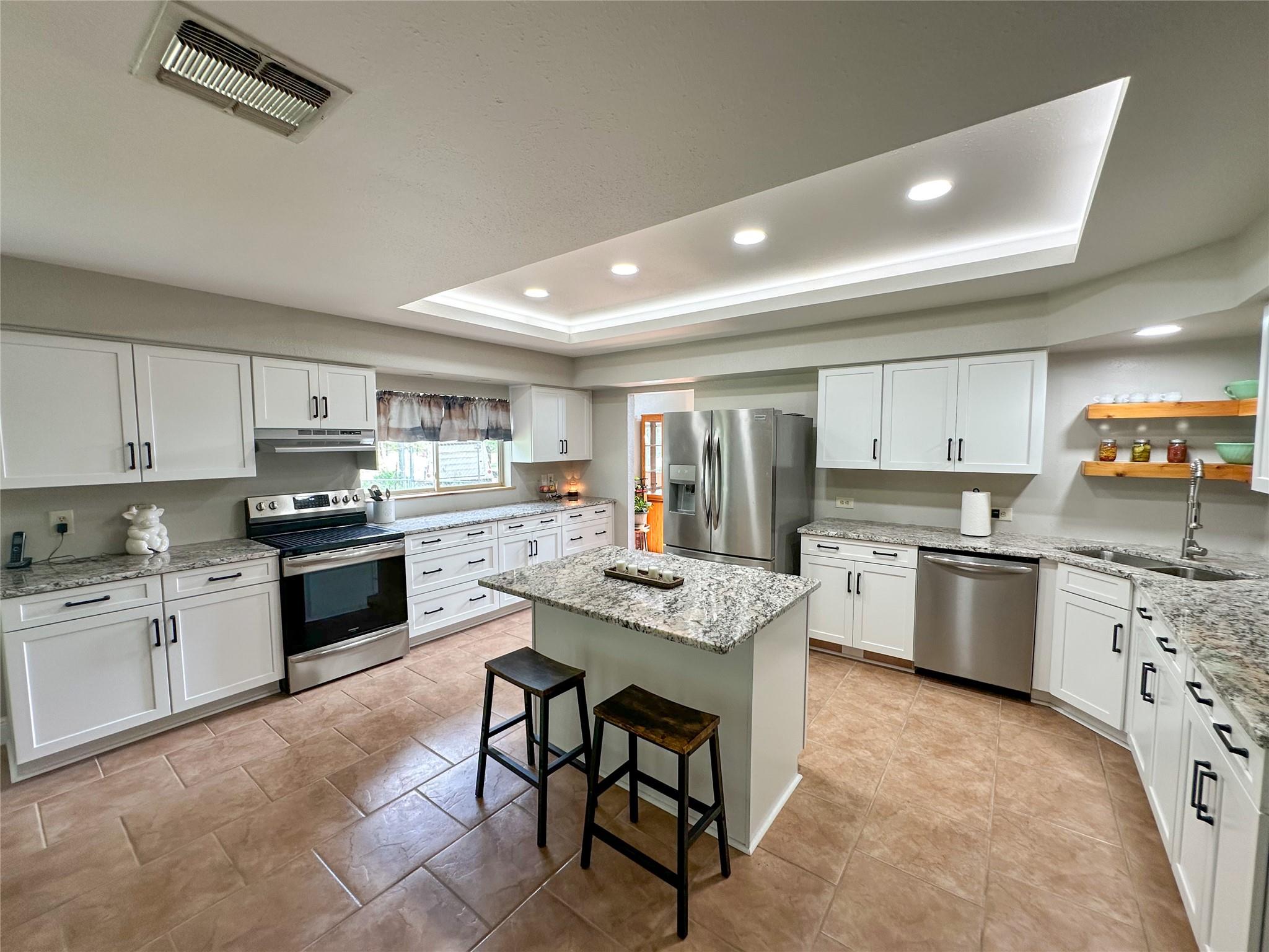 380 Woodlands Dr Property Photo 18