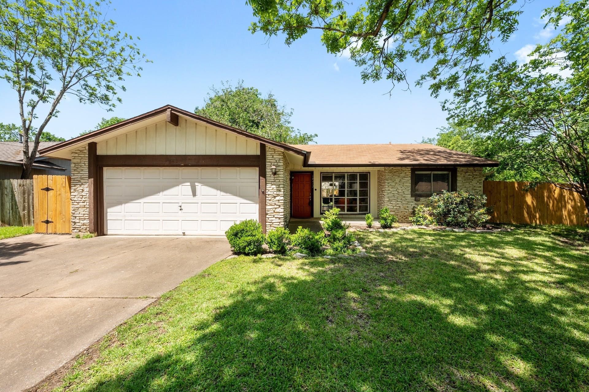 10412 Firethorn Ln Property Photo 1