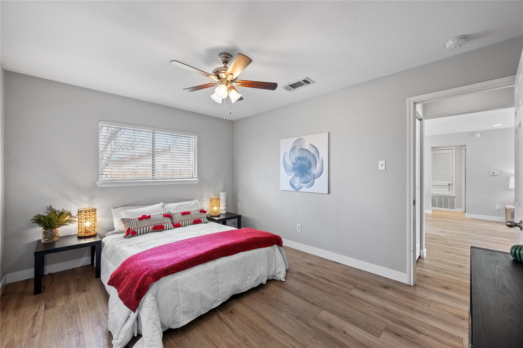 10412 Firethorn Ln Property Photo 15