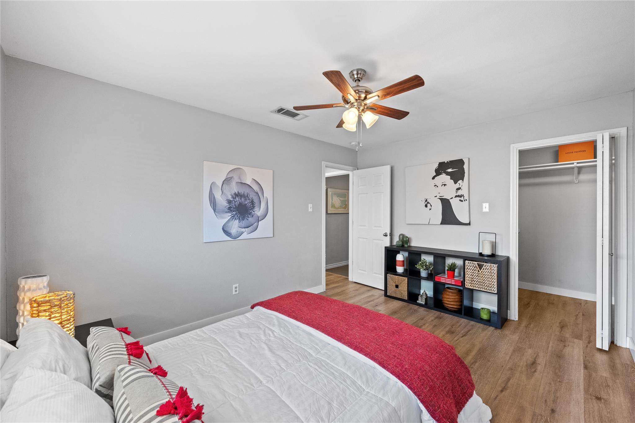 10412 Firethorn Ln Property Photo 16