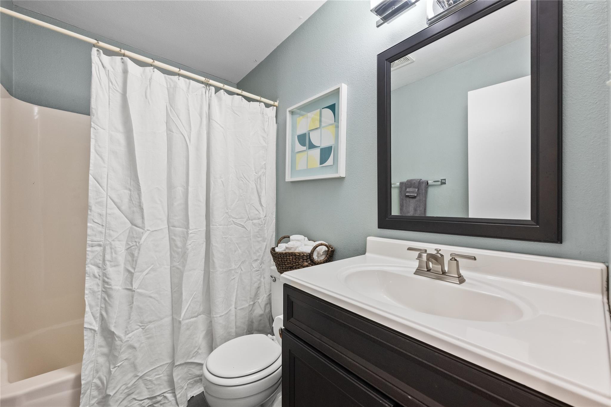 10412 Firethorn Ln Property Photo 22
