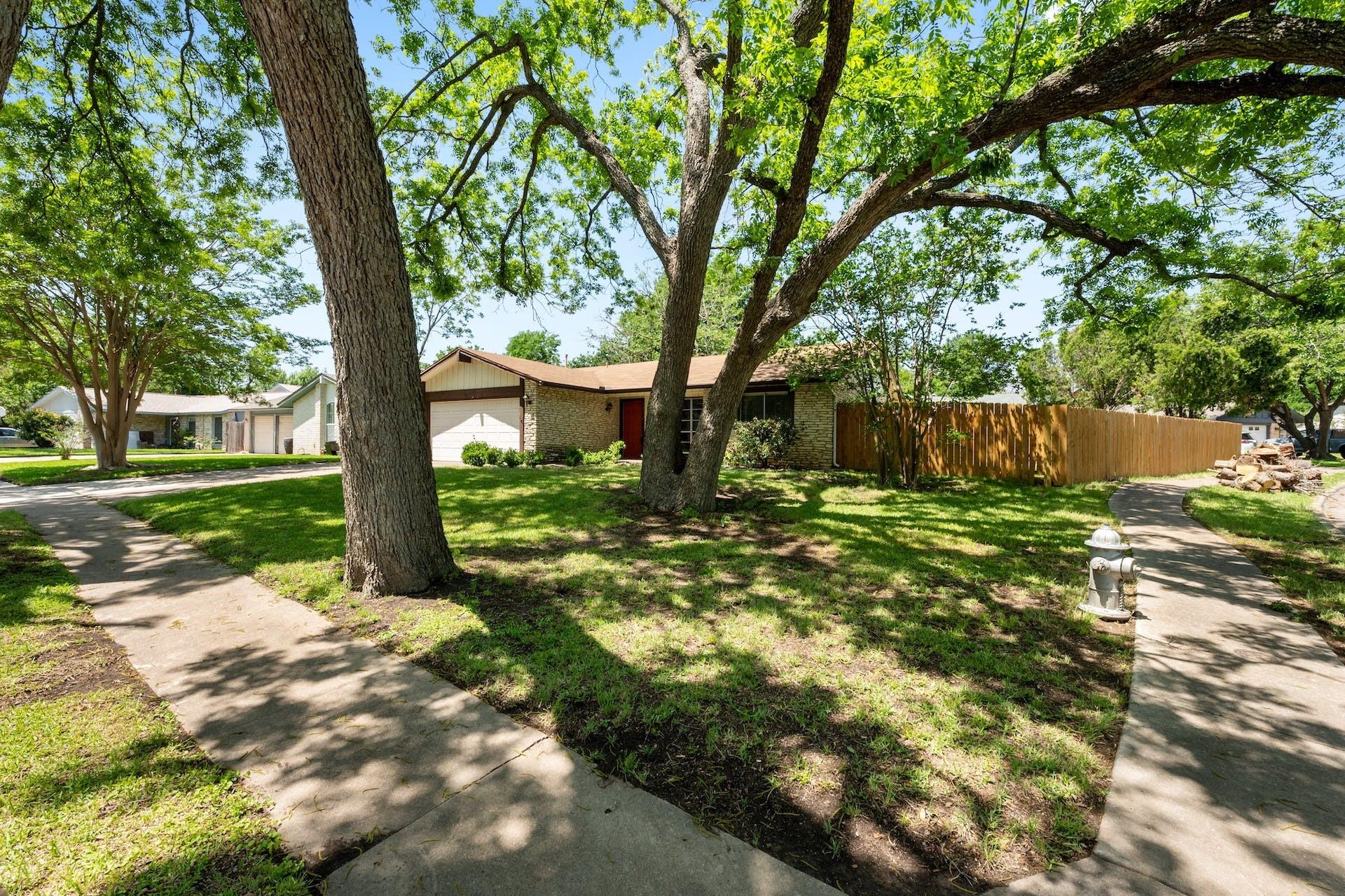 10412 Firethorn Ln Property Photo 32