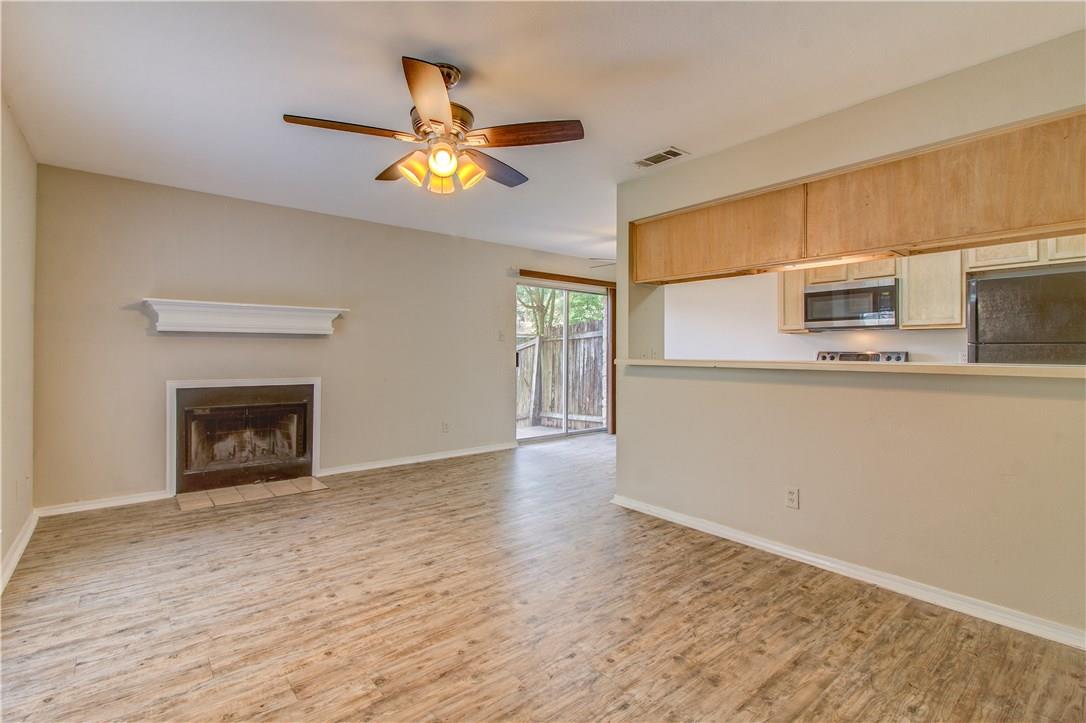 2211 Creekside Ln #d Property Photo 3