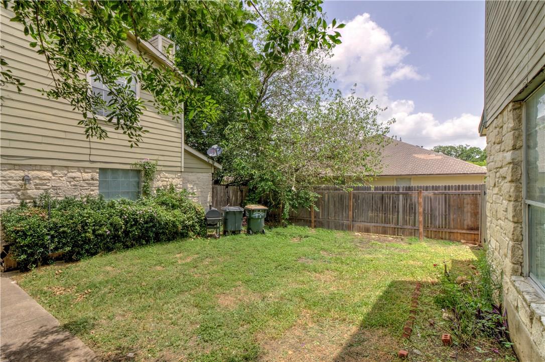 2211 Creekside Ln #d Property Photo 6