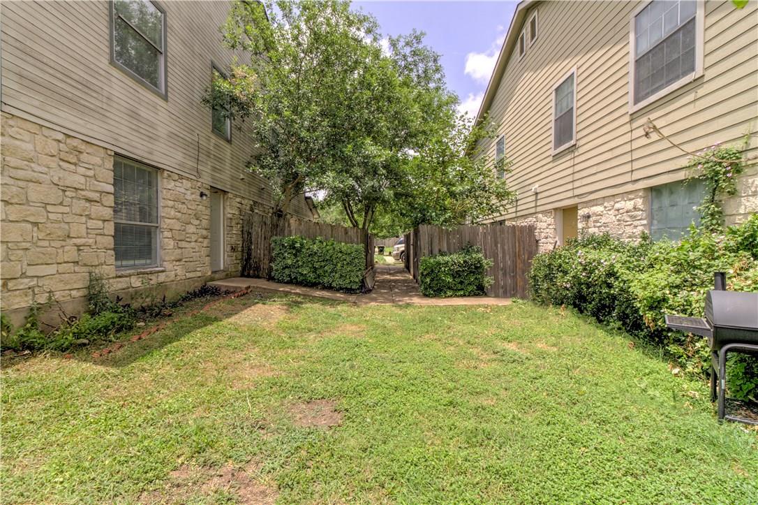 2211 Creekside Ln #d Property Photo 7