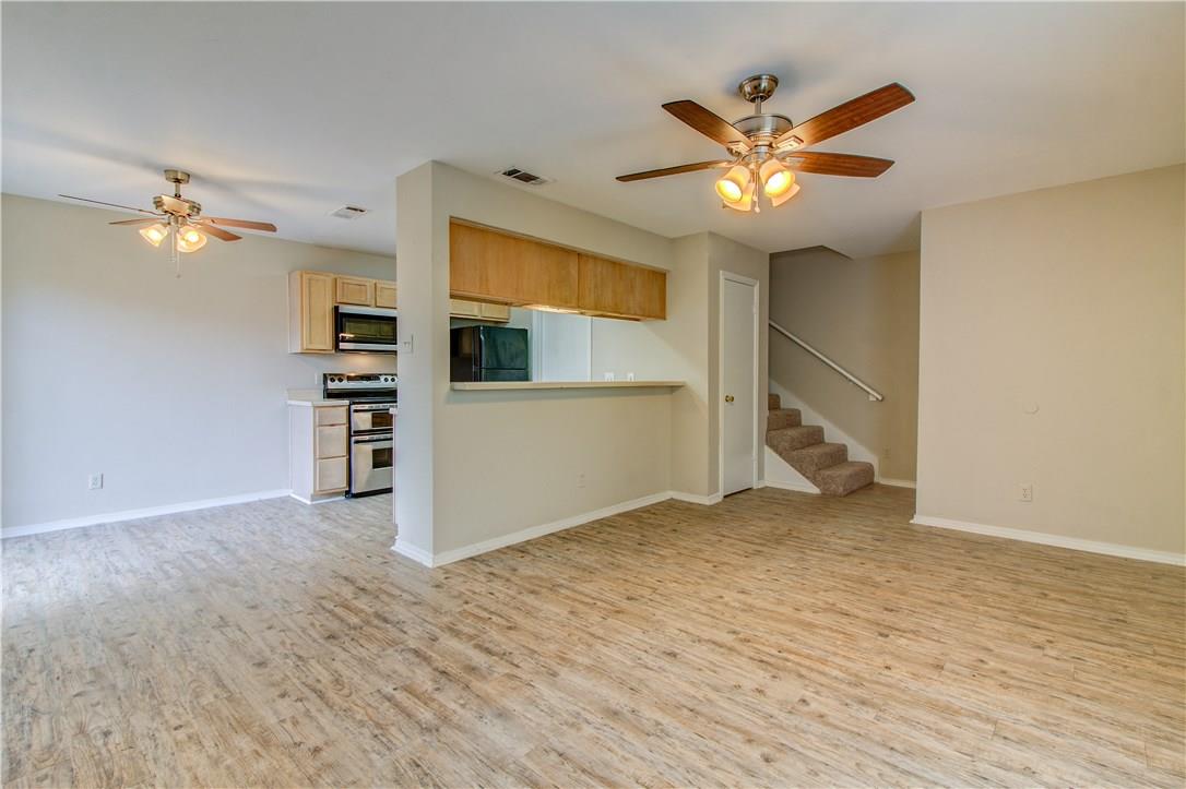 2211 Creekside Ln #d Property Photo 9