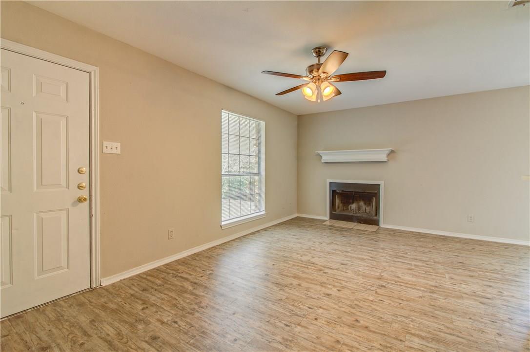 2211 Creekside Ln #d Property Photo 11