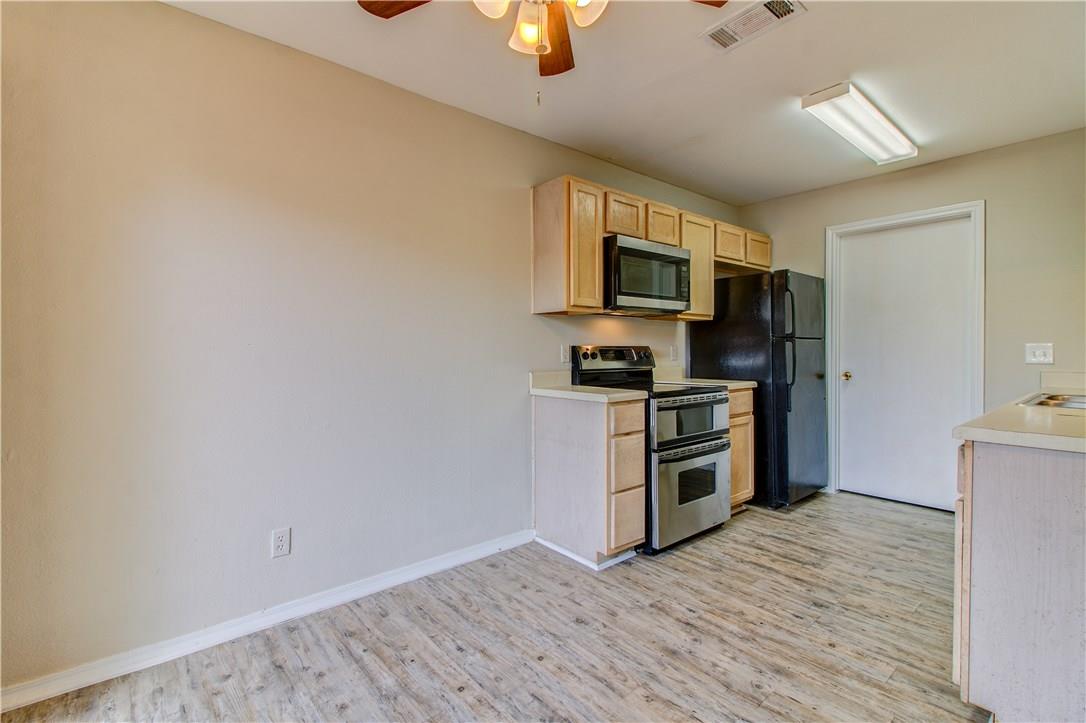 2211 Creekside Ln #d Property Photo 15
