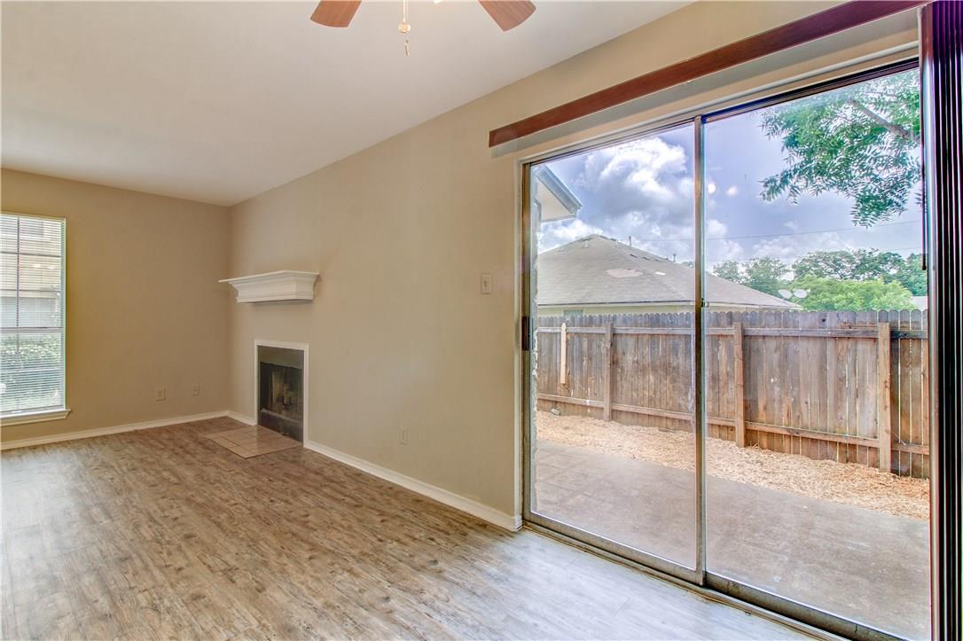 2211 Creekside Ln #d Property Photo 18