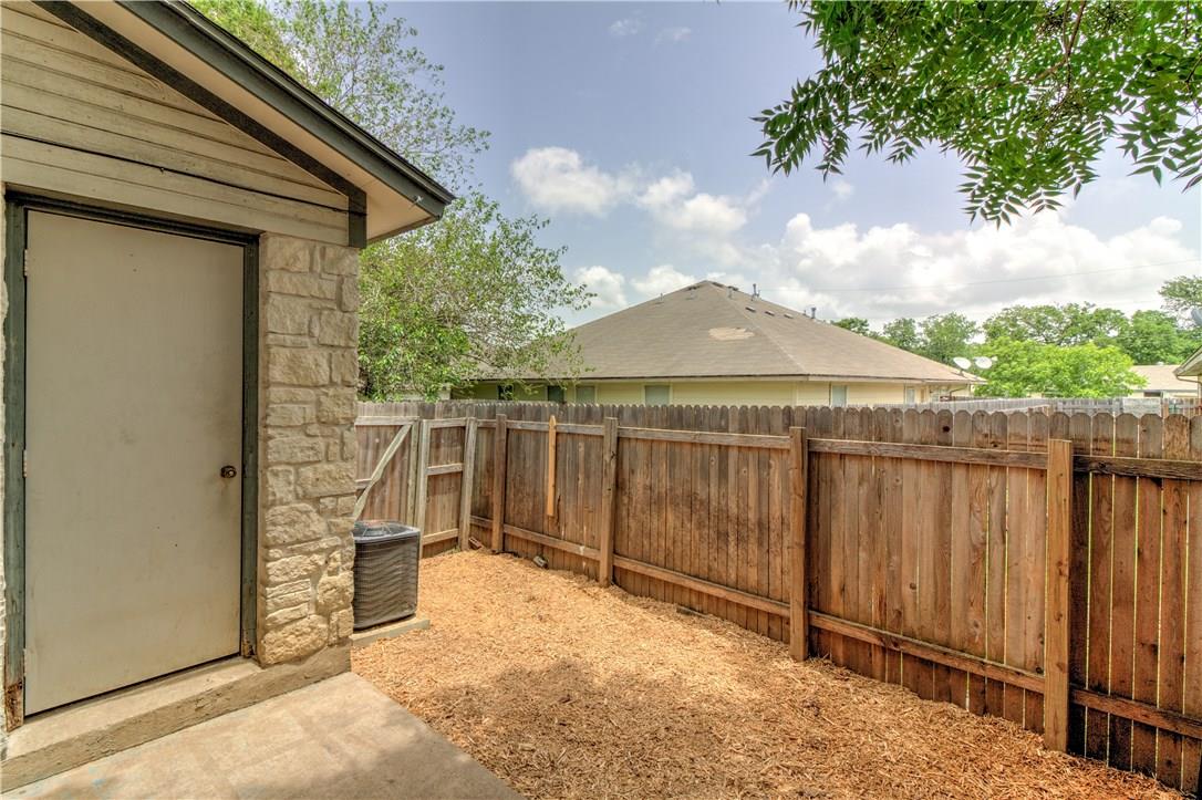 2211 Creekside Ln #d Property Photo 28