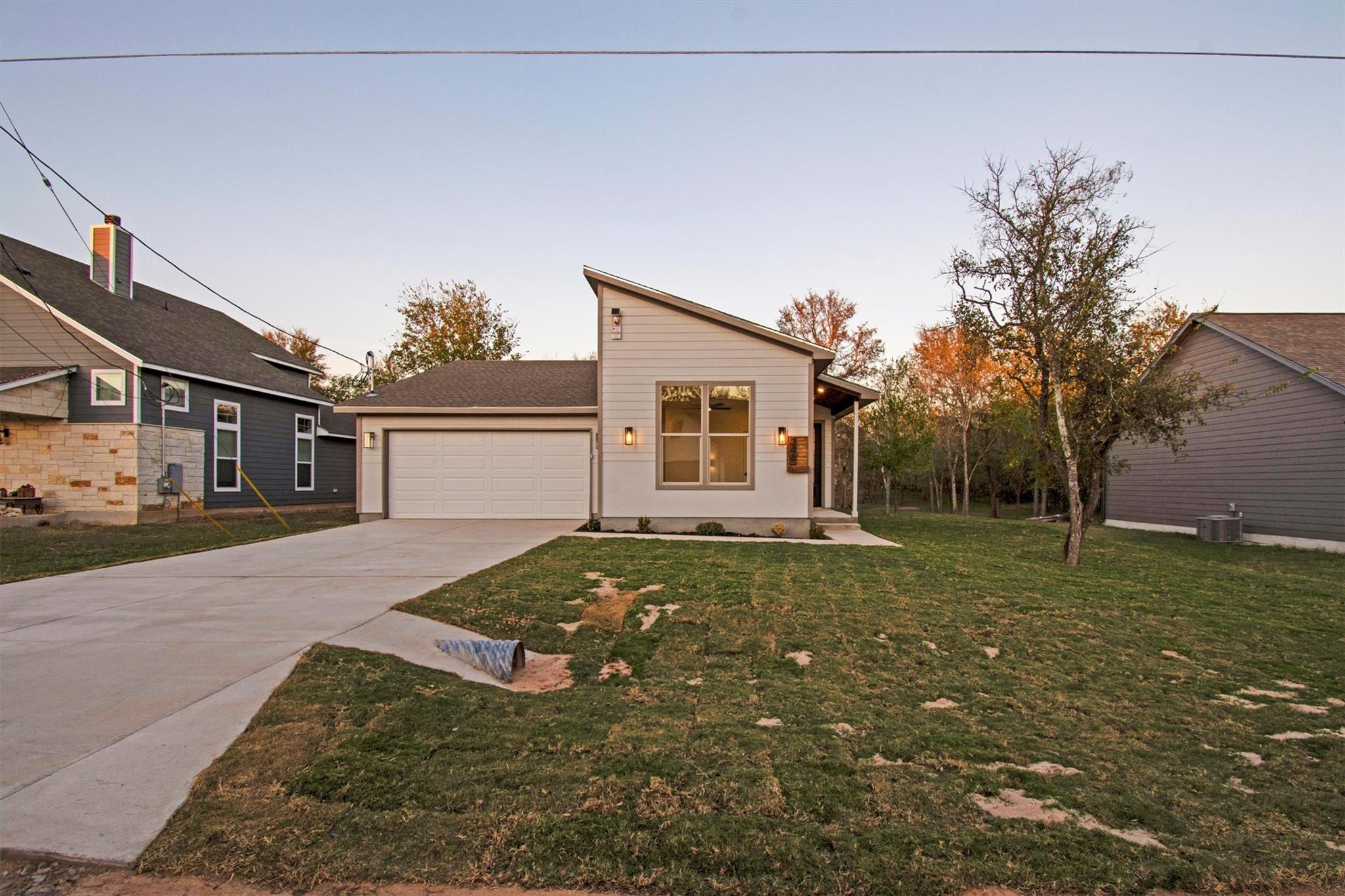 346 Nene Ln Property Photo 1