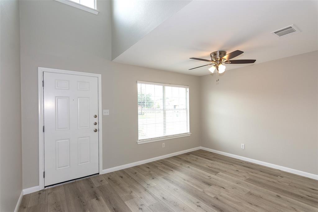 915 Churchill Farms Dr Property Photo 5