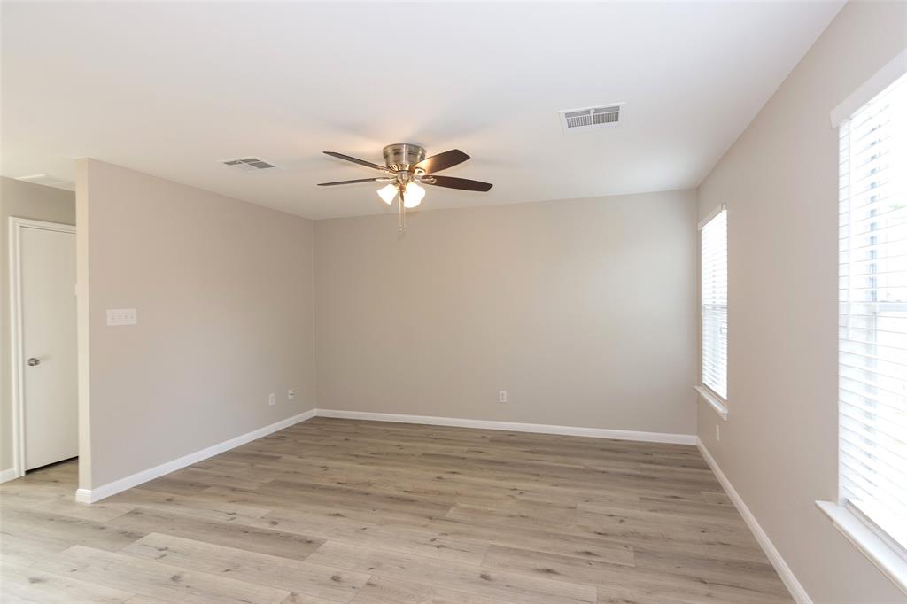 915 Churchill Farms Dr Property Photo 7