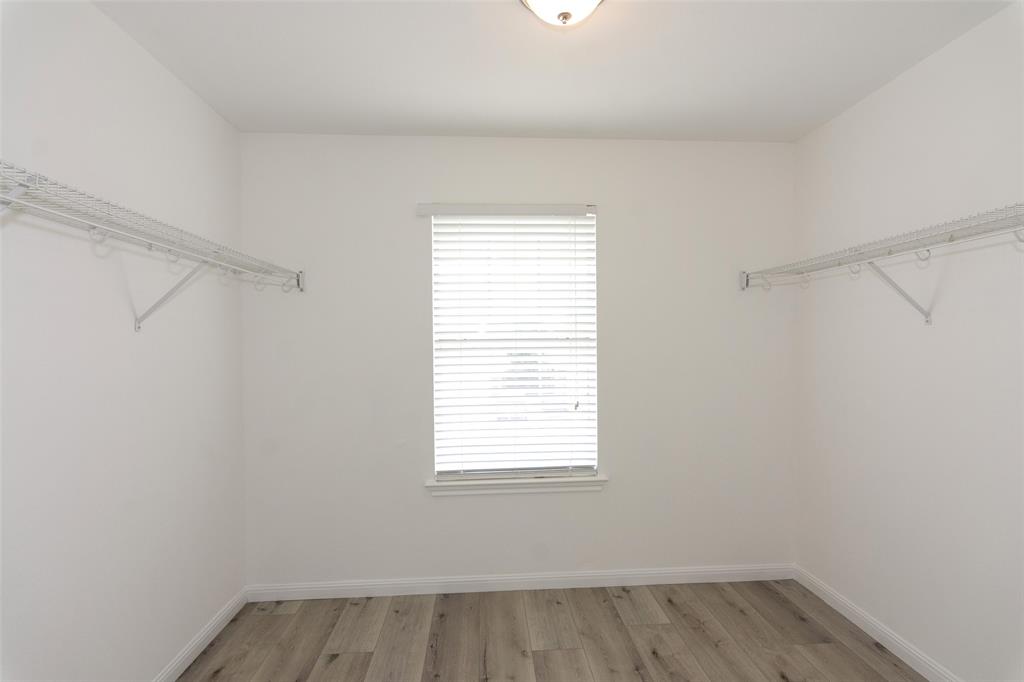 915 Churchill Farms Dr Property Photo 22
