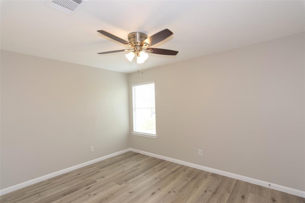 915 Churchill Farms Dr Property Photo 23