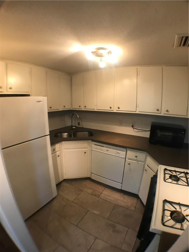 706 W 34th St #101 Property Photo 7