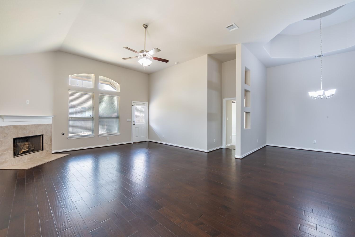 8258 Arezzo Dr Property Photo 5
