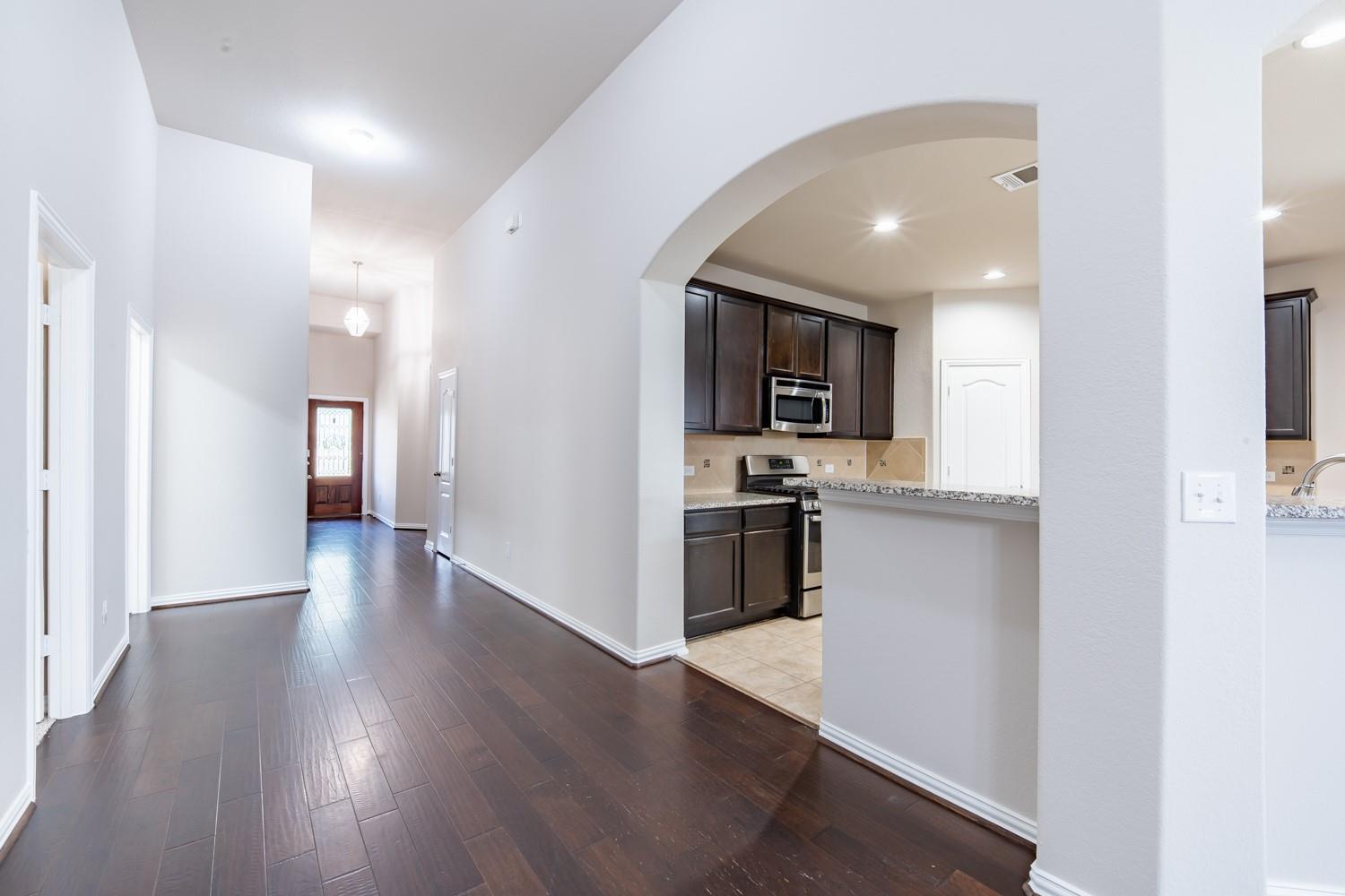 8258 Arezzo Dr Property Photo 10