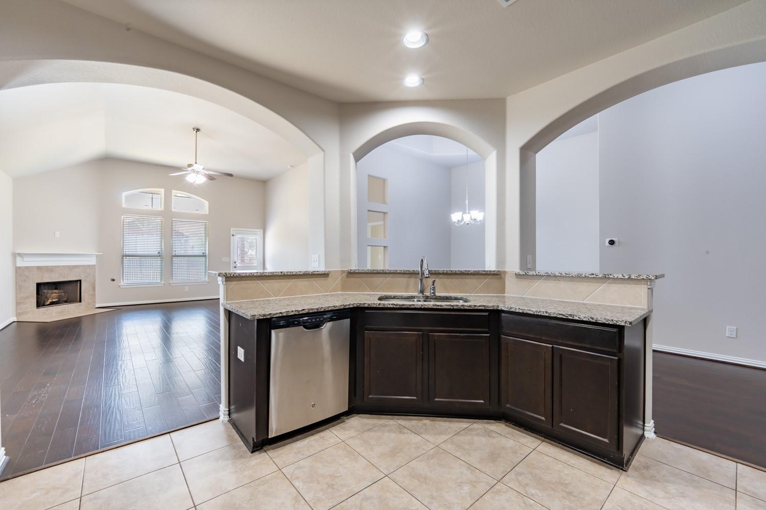 8258 Arezzo Dr Property Photo 15