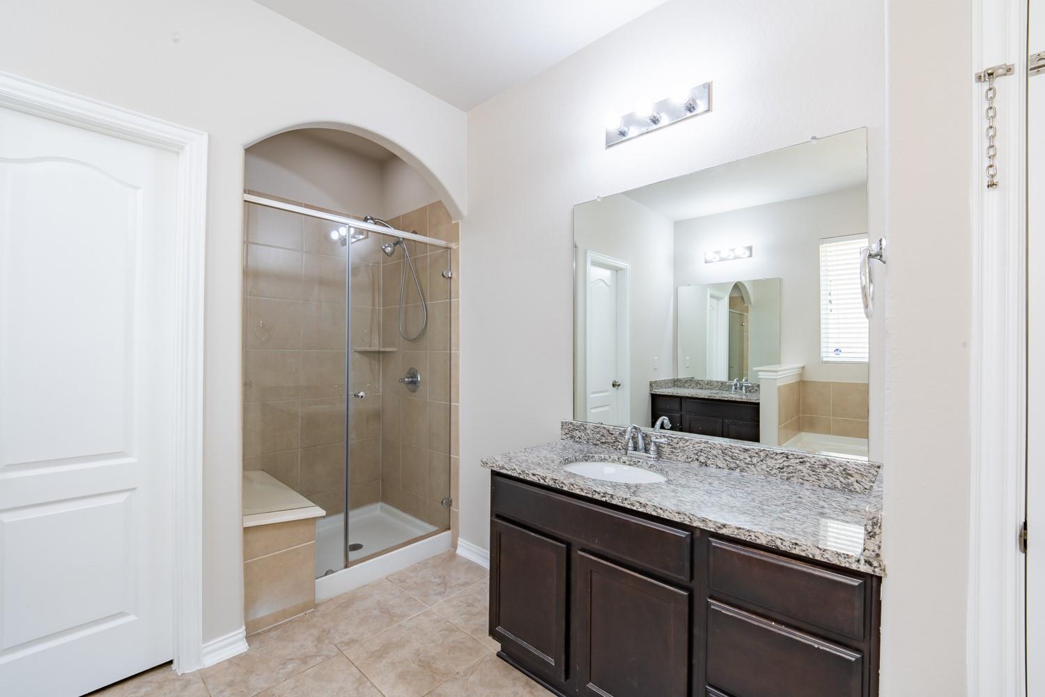 8258 Arezzo Dr Property Photo 20