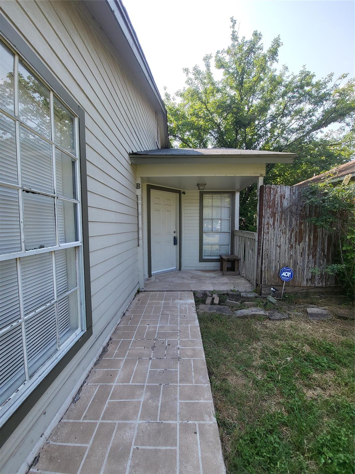 9712 Eastwend Dr #b Property Photo 1