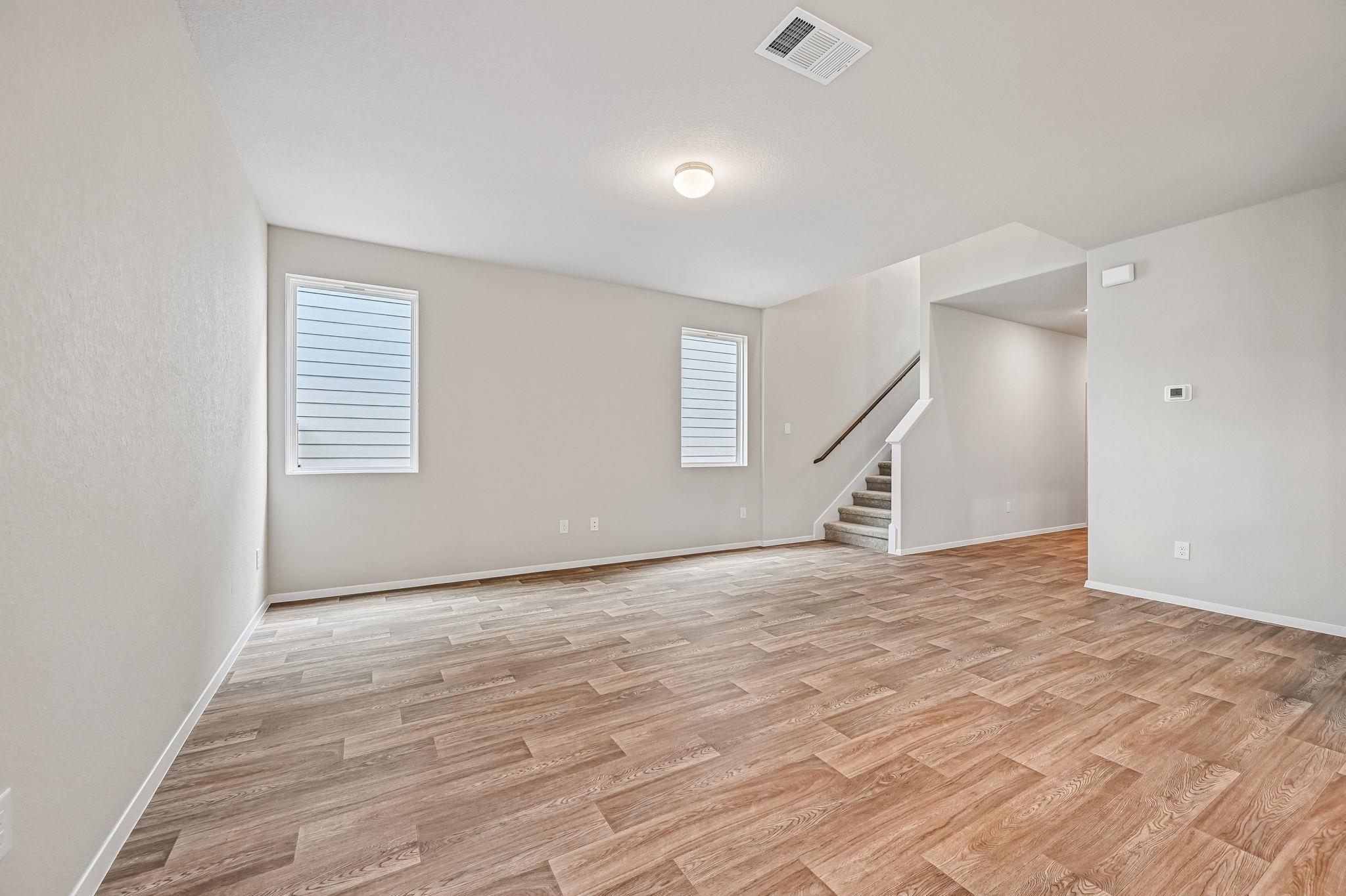 319 Jade St Property Photo 10