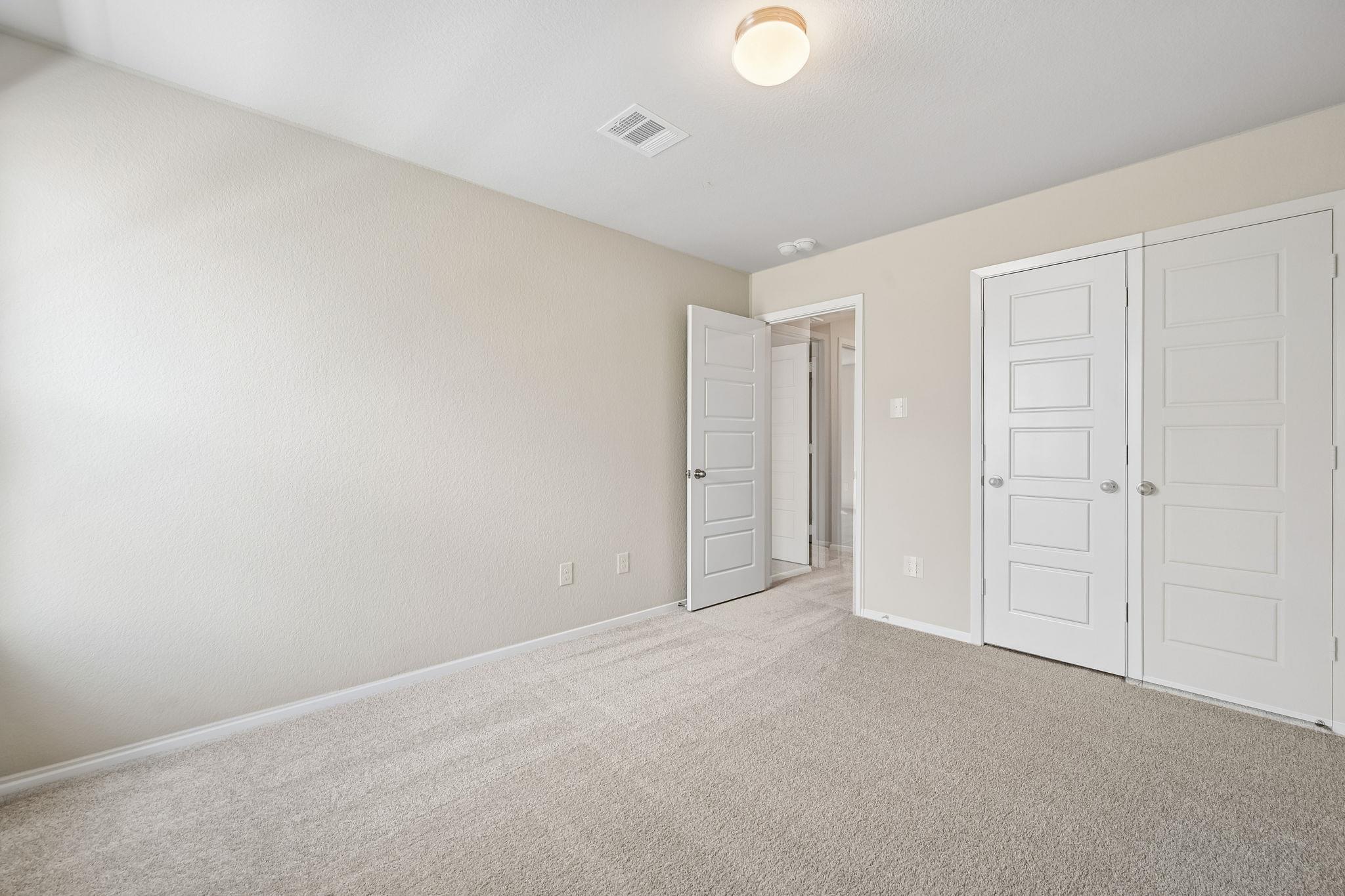 319 Jade St Property Photo 23