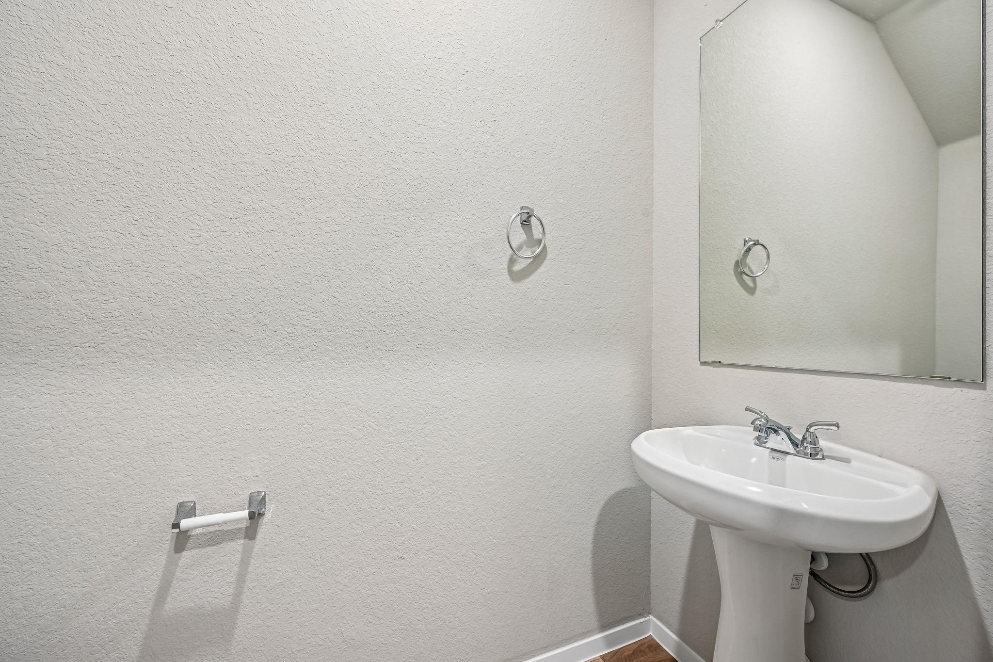 319 Jade St Property Photo 32