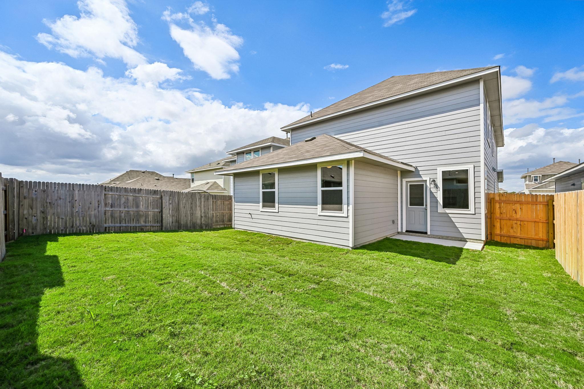 319 Jade St Property Photo 36