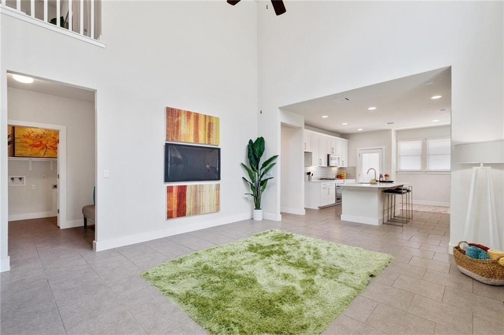 9507 Gynerium Dr Property Photo 3