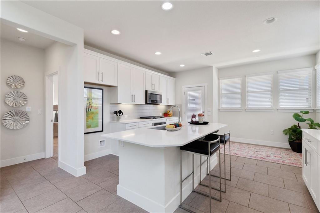 9507 Gynerium Dr Property Photo 10