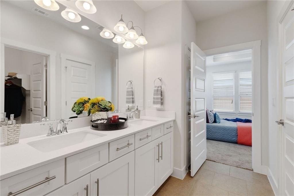 9507 Gynerium Dr Property Photo 17