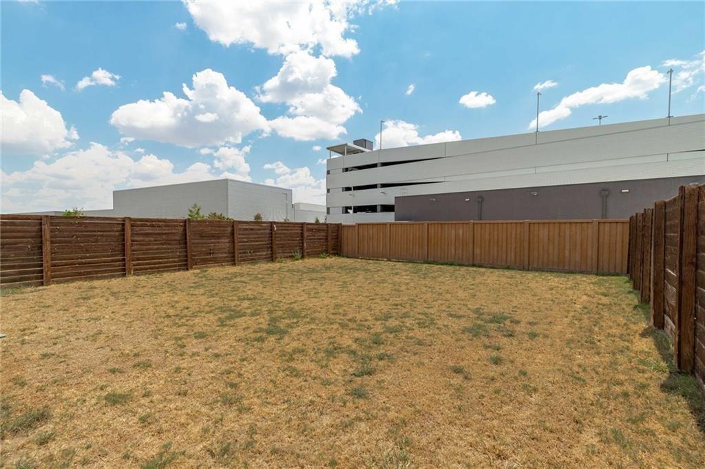 9507 Gynerium Dr Property Photo 30