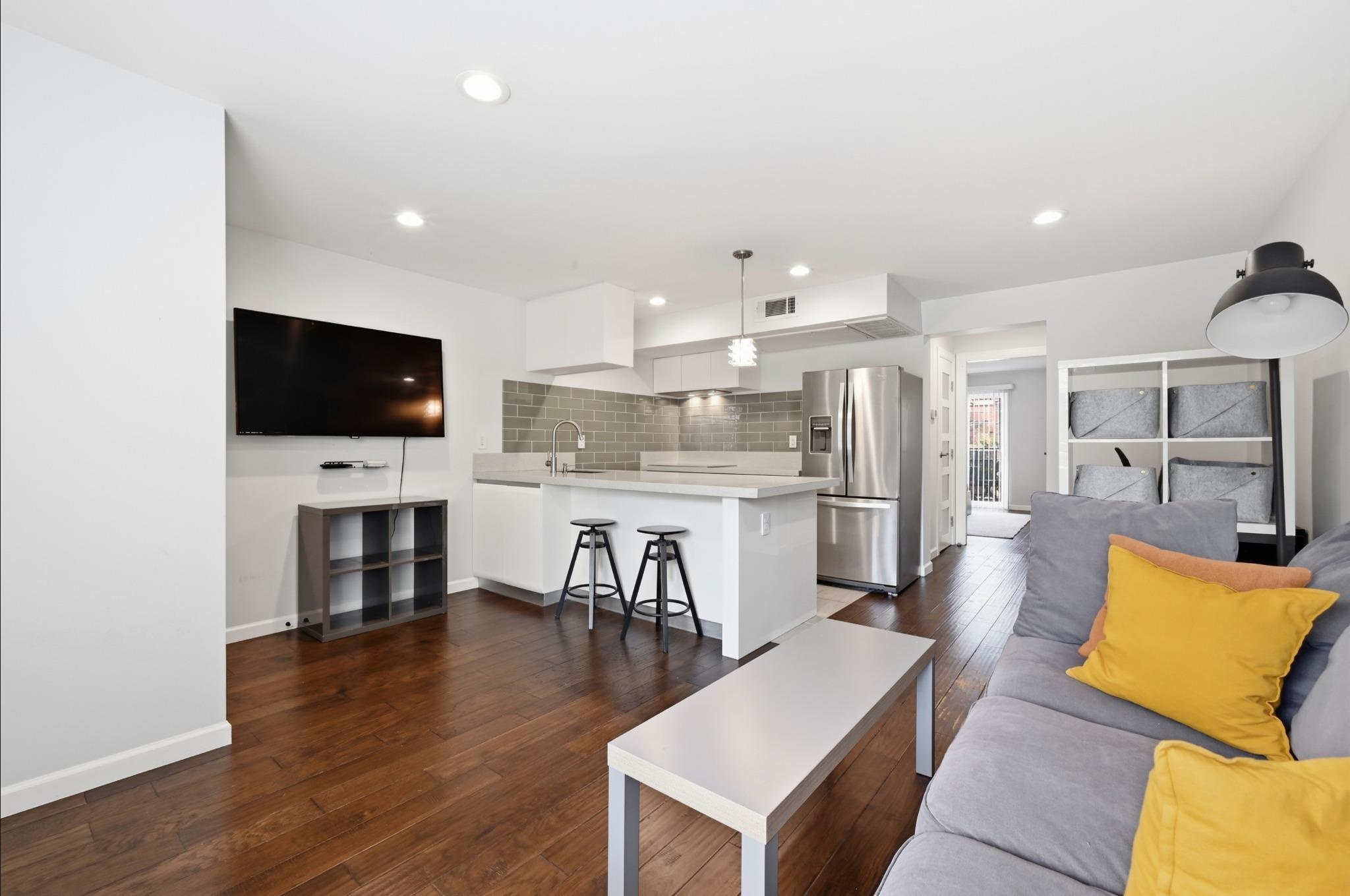 3110 Red River St #d-211 Property Photo 6