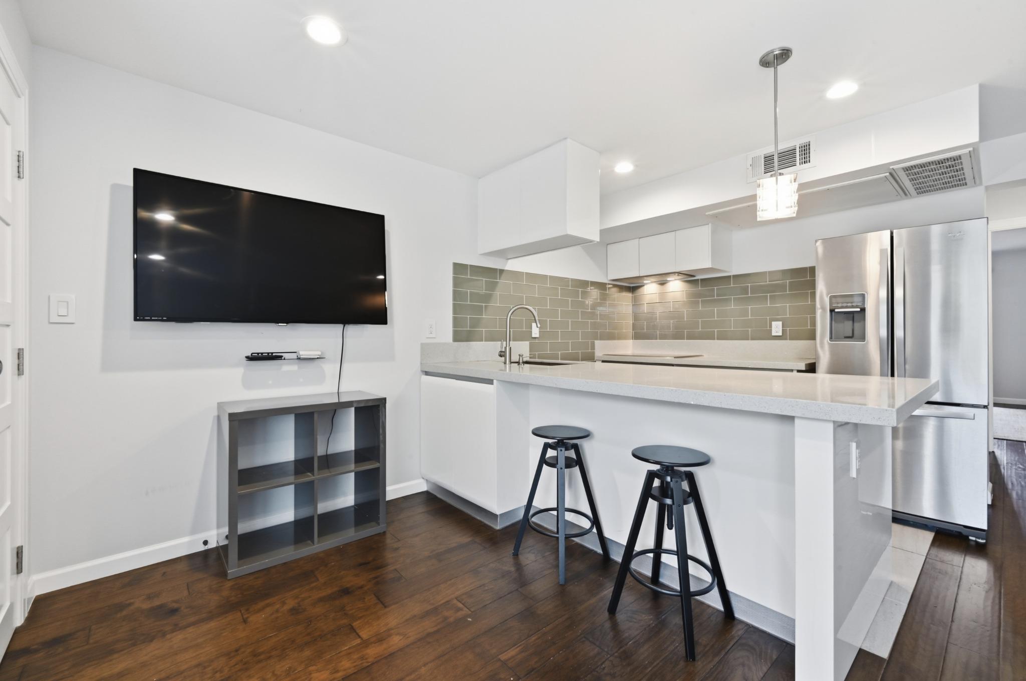 3110 Red River St #d-211 Property Photo 7