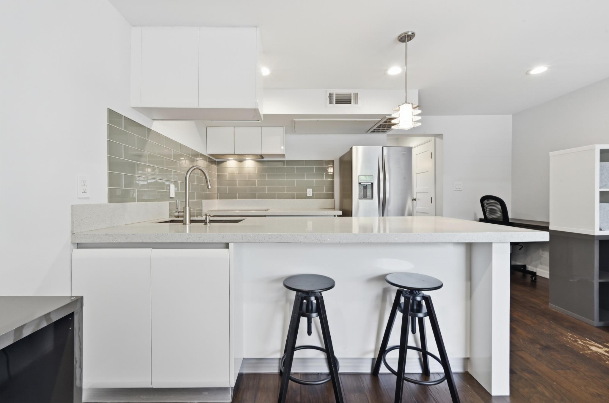 3110 Red River St #d-211 Property Photo 8