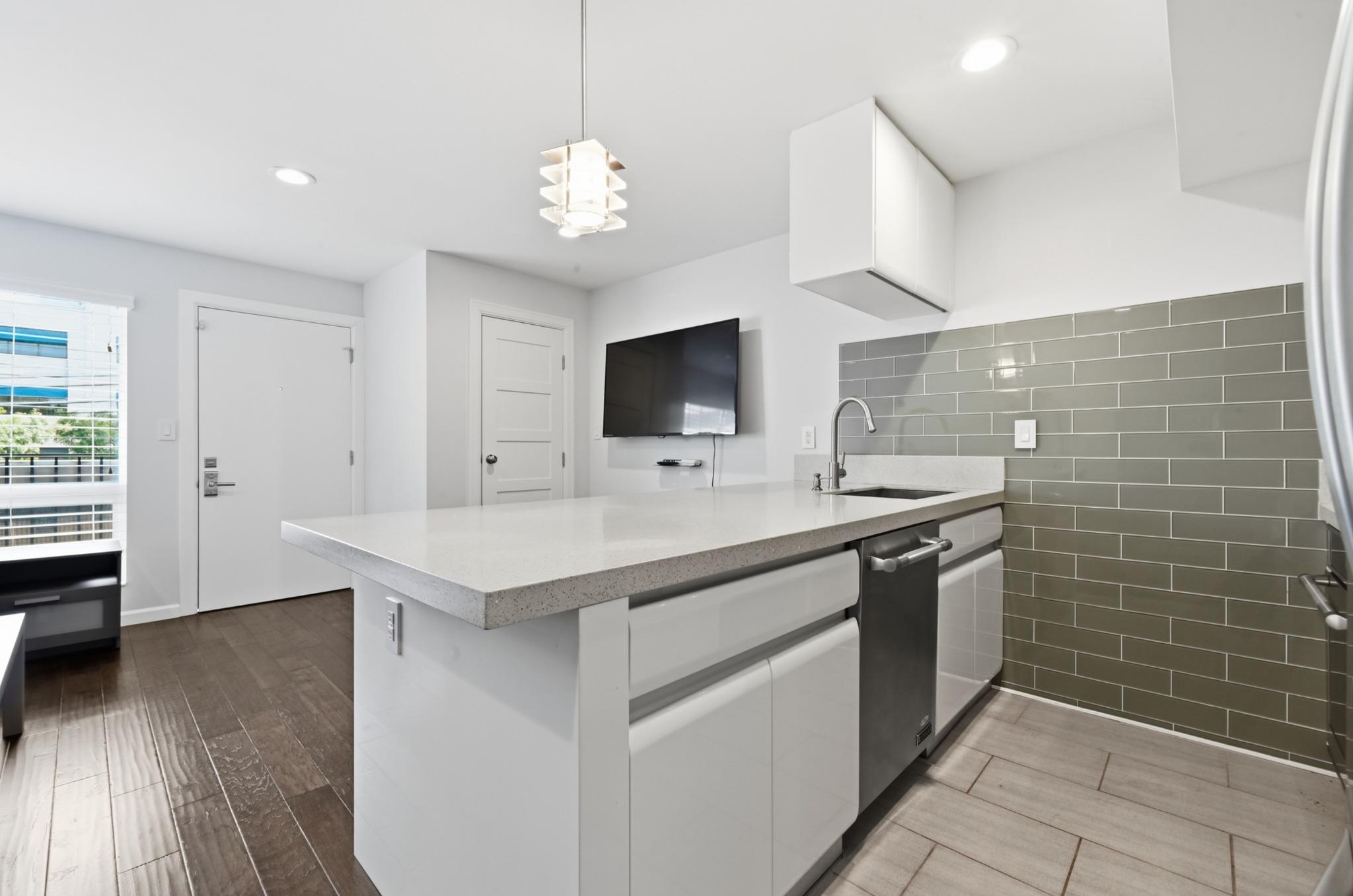 3110 Red River St #d-211 Property Photo 13