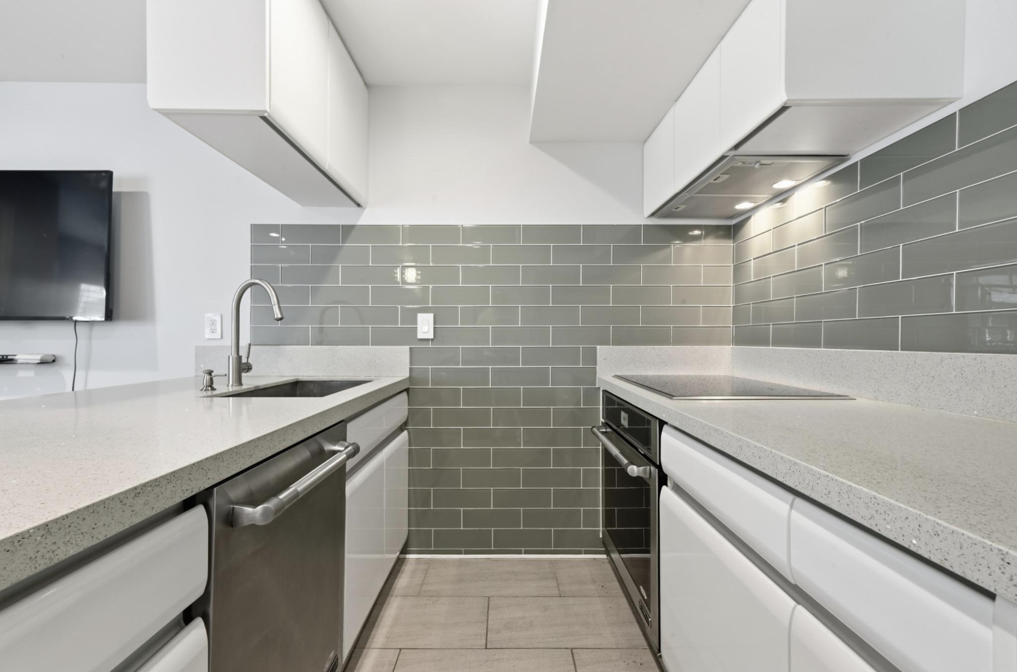 3110 Red River St #d-211 Property Photo 14