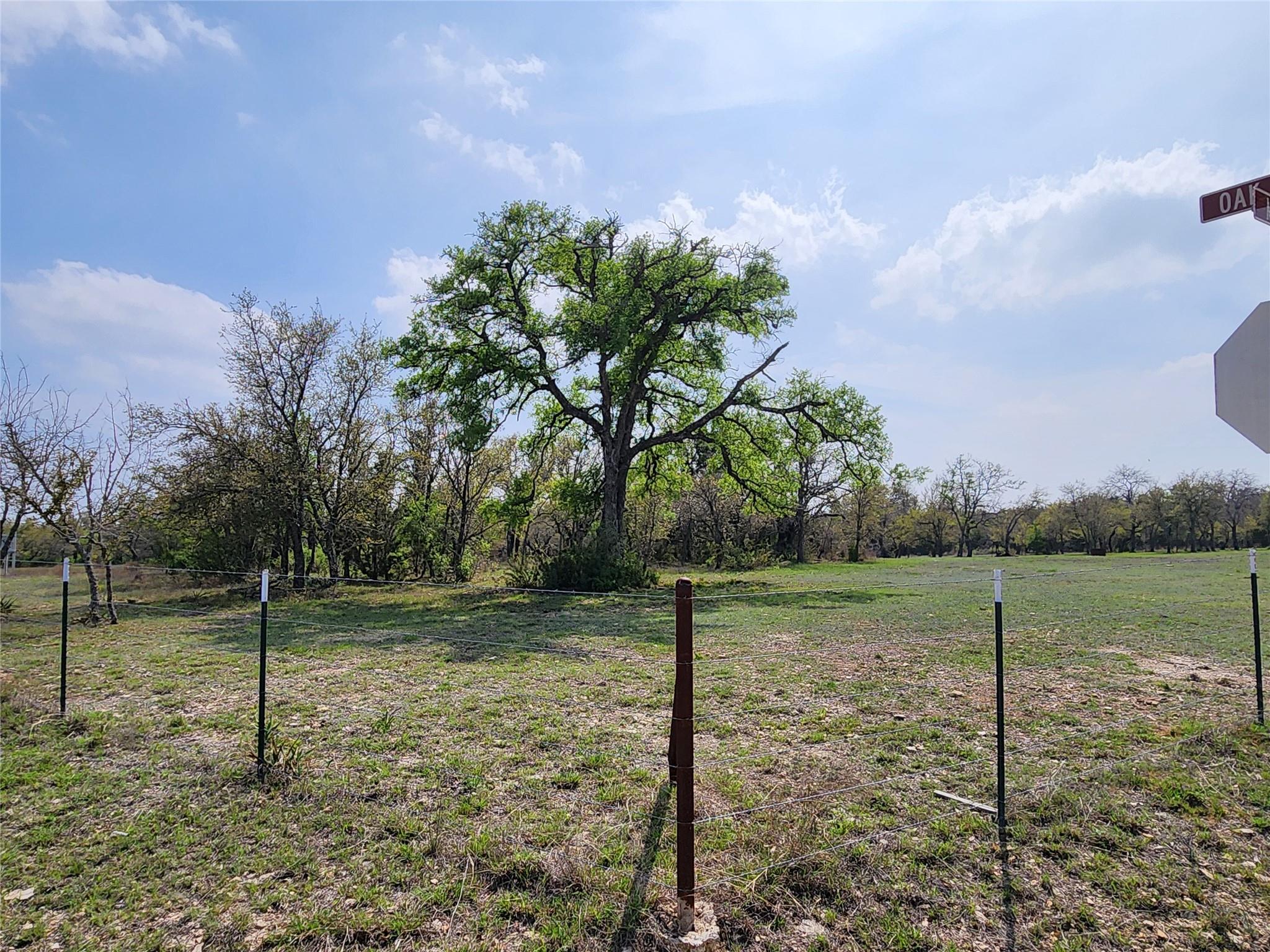212 Oak Glen Ln Property Photo 8
