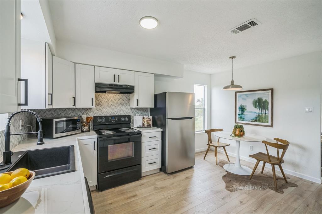 6914 Rifle Bnd #a Property Photo 4