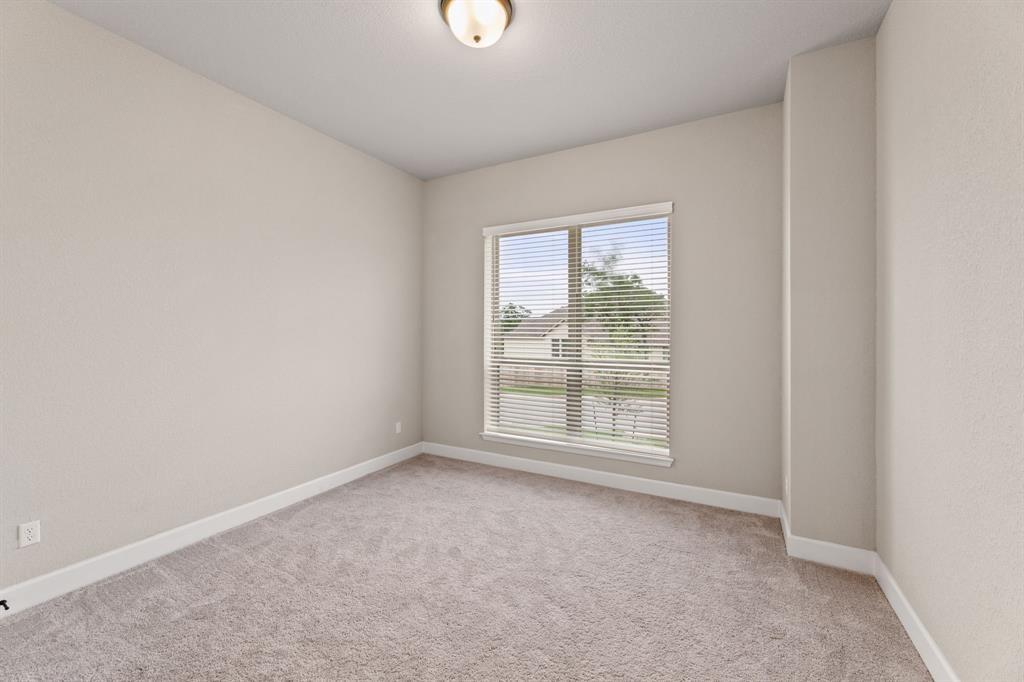 108 Kellogg Ln Property Photo 6