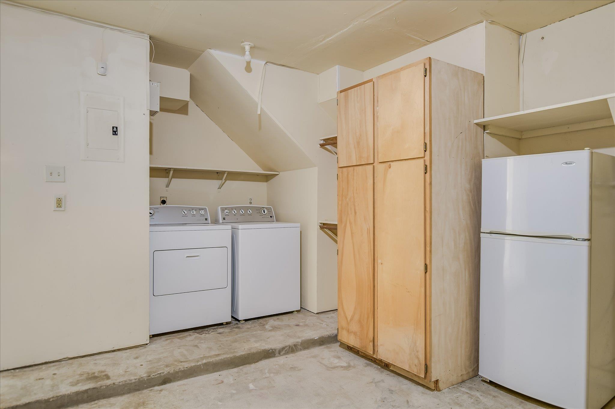 13819 Lothian Dr Property Photo 16