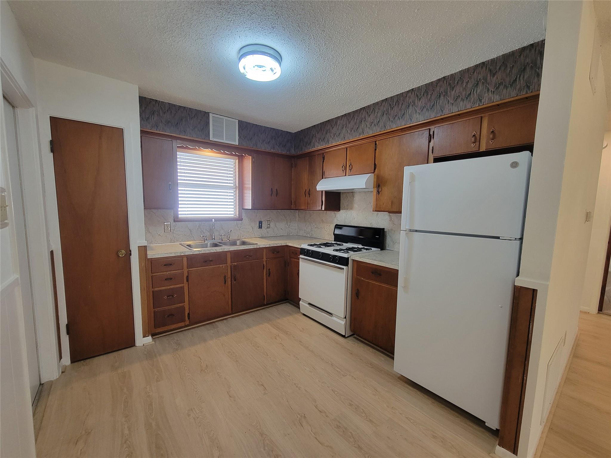 5806 Nassau Dr #a Property Photo 5
