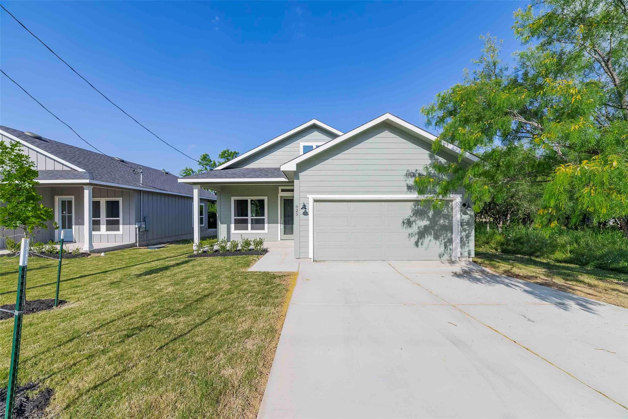 625 Birch Ln Property Photo 1